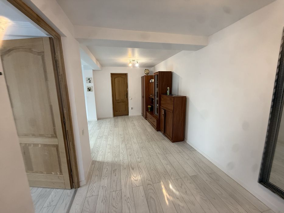 Inchiriez Casa Miroslava 2 camere