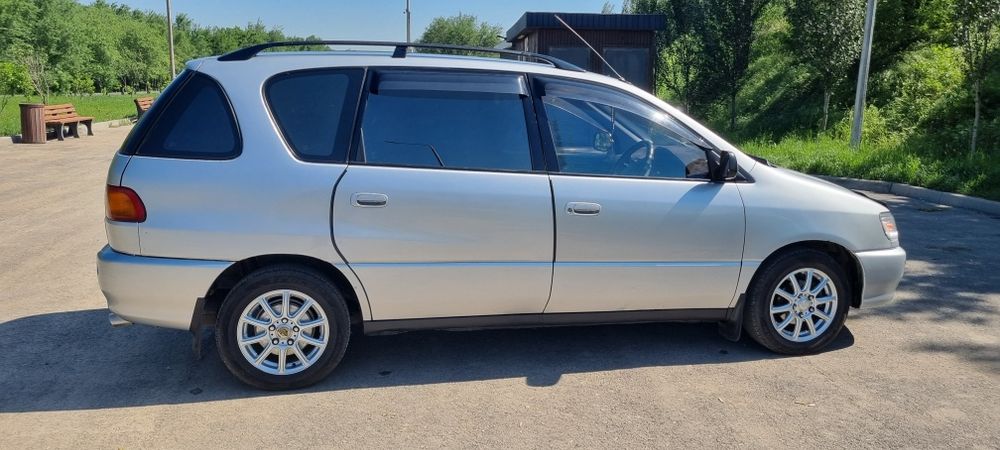 Toyota Ipsum минивэн
