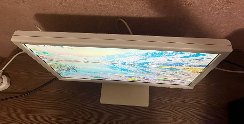 Монитор 22 дюйма Fujitsu Siemens SCENICVIEW E22W018D.