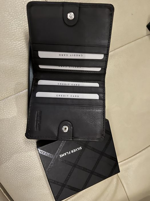 Продавам портфейли