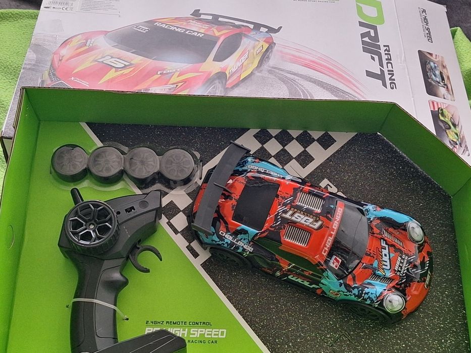 Радиоуправляема кола за дрифт с4 бр резервни гуми