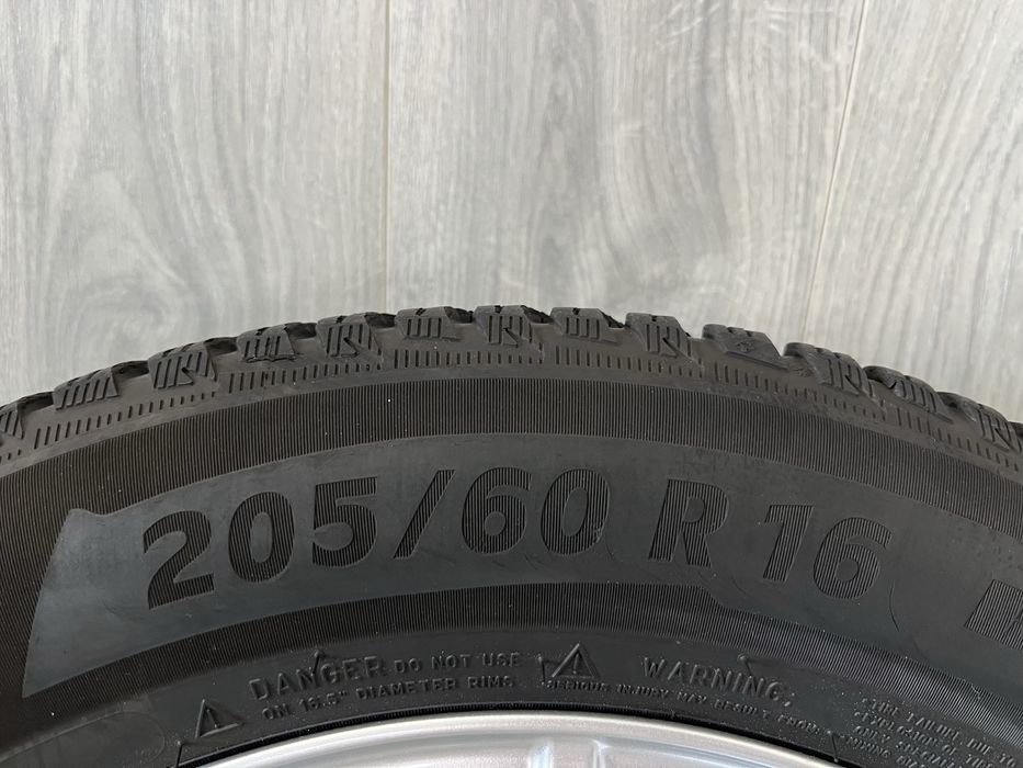 Оригинални джанти 16 цола 5х112 за Мерцедес Ц-класа W205 със зимни гуми 205/60/16