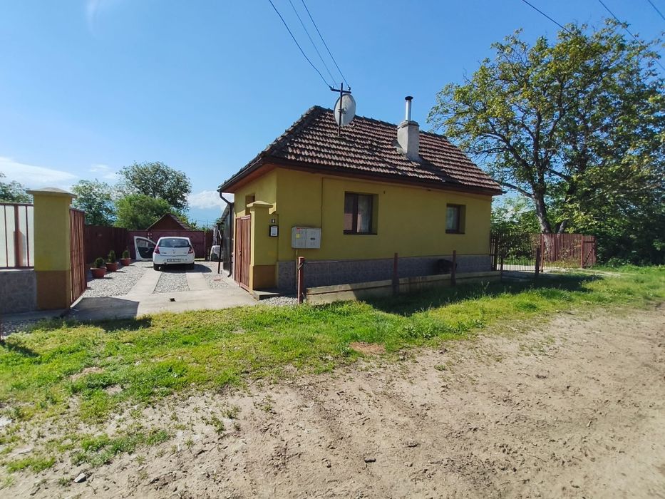 Casă cu grădină roditoare și teren 3000 m² de vânzare – Săcădate, Sibiu / House with Garden and 3000 m² Land for Sale – Săcădate, Sibiu