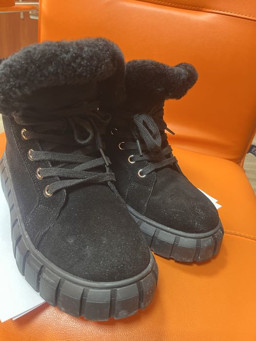 Продам ботинки женские зимние