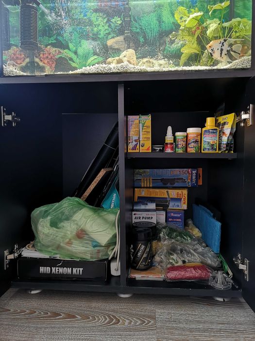 Acvariu 112 litri cu dulap sustinere. Accesorii si pesti cadou