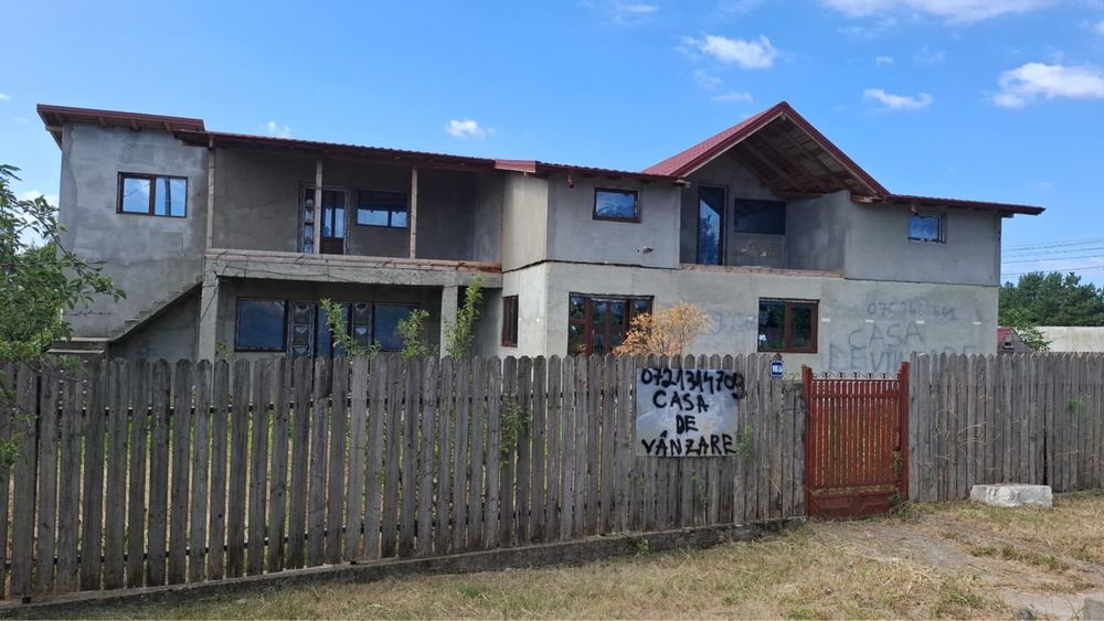 Casă deosebită P+1 de vânzare 380 mp construiți