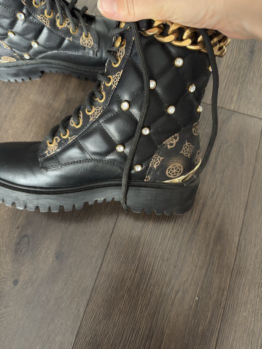 Дамски боти GUESS