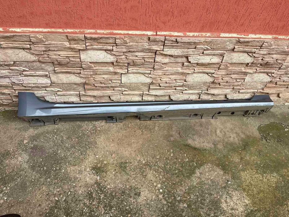 Праг десен TOYOTA COROLLA 2023