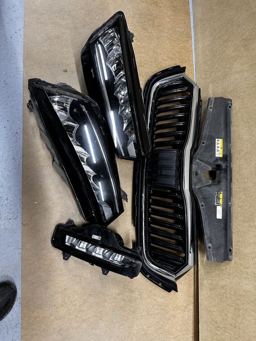 Faruri full led grilă radiator skoda octavia 4.