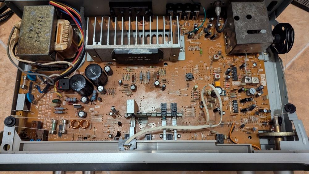 Amplituner Hitachi HTA-2