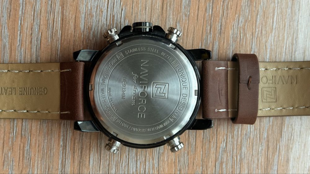 Продам часы NAVIFORCE