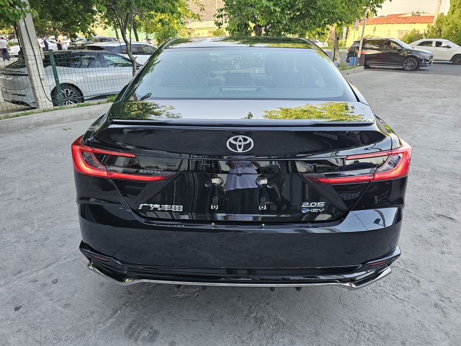 Toyota Camry 2026 — 3