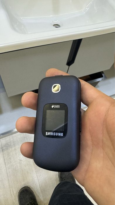 Samsung B311 deyarli yangi