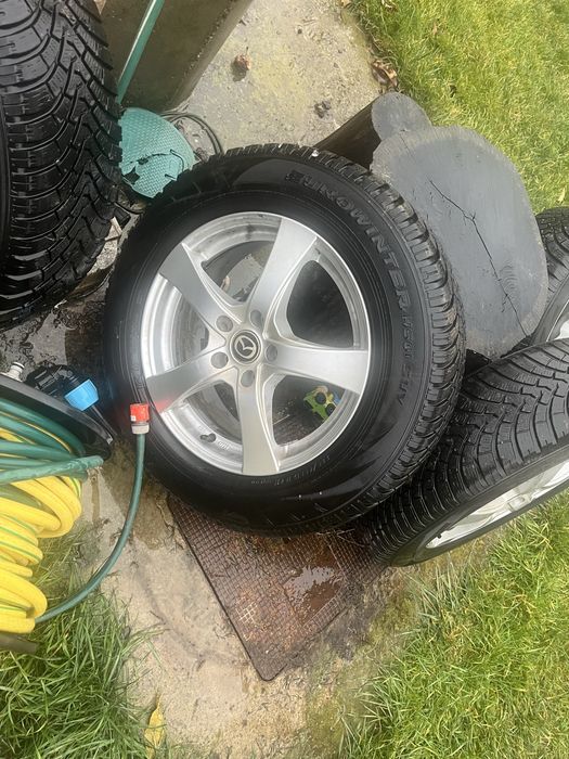 Vând jante aliaj R17 pentru SUV + anvelope de iarnă 225/65 R17