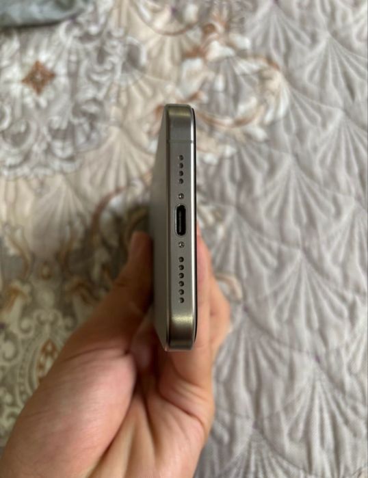 Продам Айфон 15 про 128