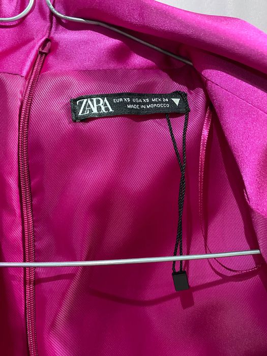 Официална рокля тип сако Zara в ярко розова магента