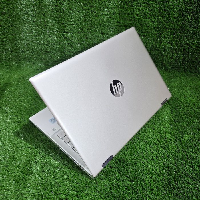 Hp x360 core i5 8gb 256gb N945