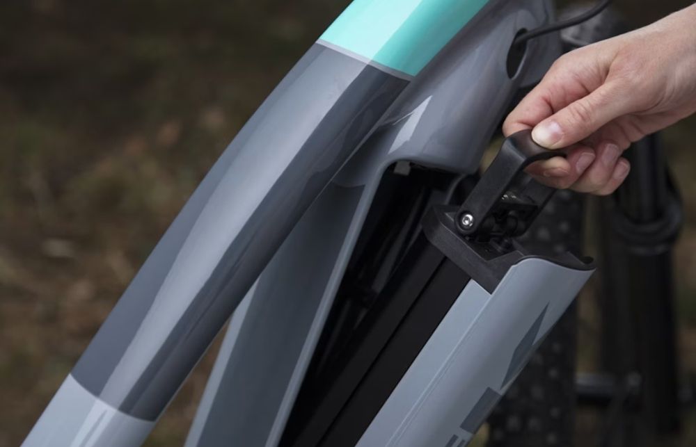 Vând  bicicletă electrică trek motor Bosch 80km/h