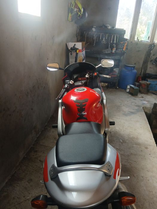 Honda cbr f4i. In