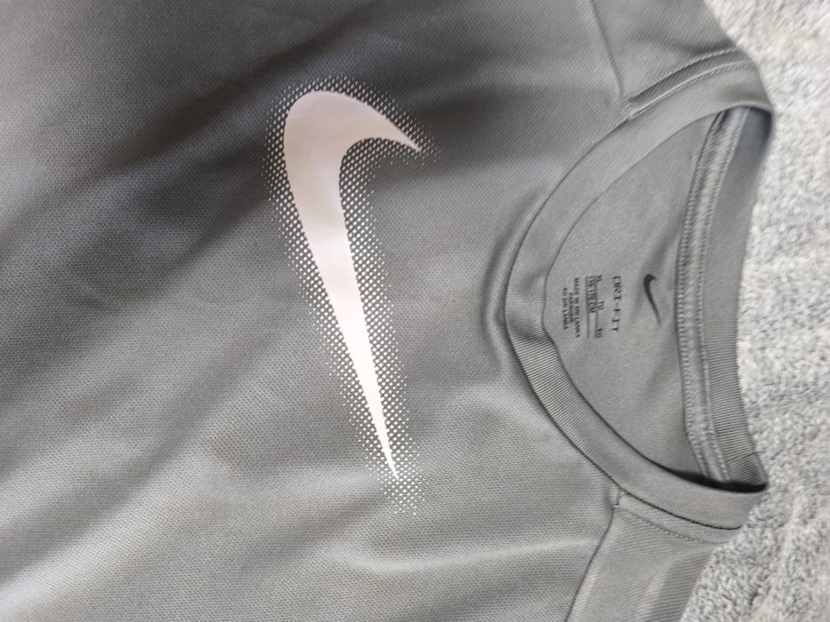 Спортна тениска Nike