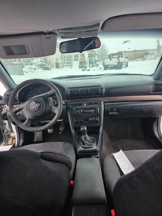 Vand audi a4 Masina funcioneaza impecabil