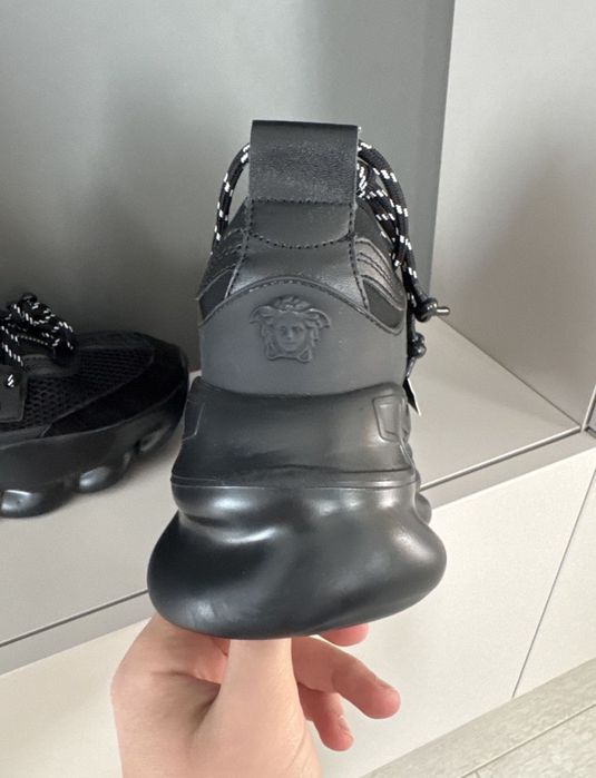 Versace chain reaction