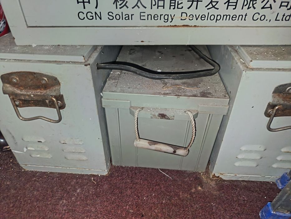 Продам солнечный панель с комплектом