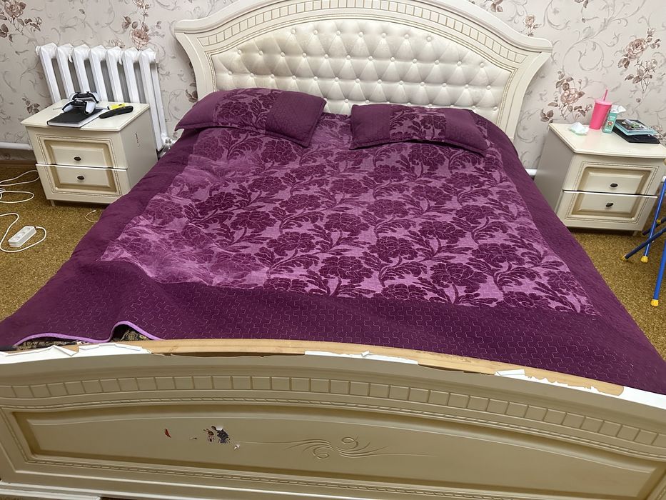 Продам спальный гарнитур