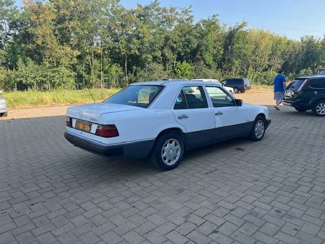 mercedes 124 model 250 D