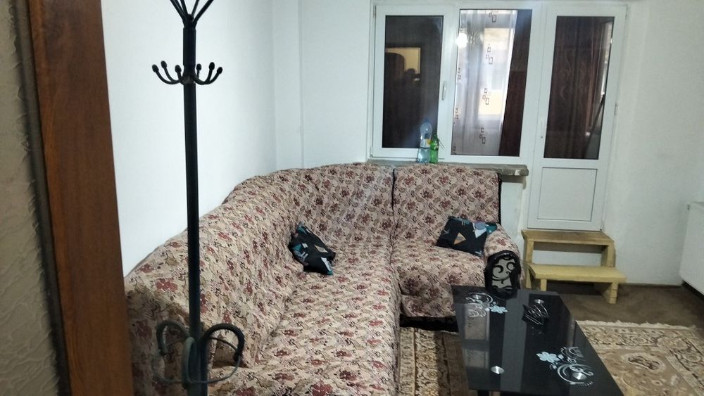 Închiriez apartament Plopilor