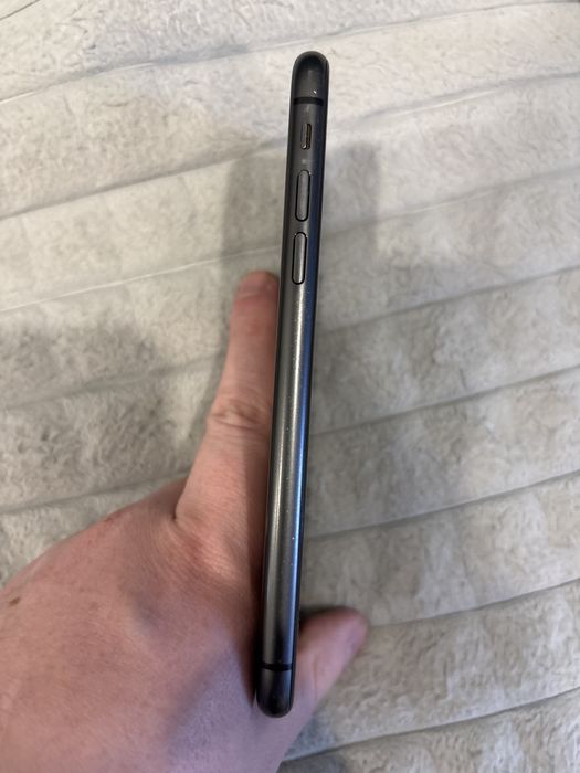 Продам Iphone 11