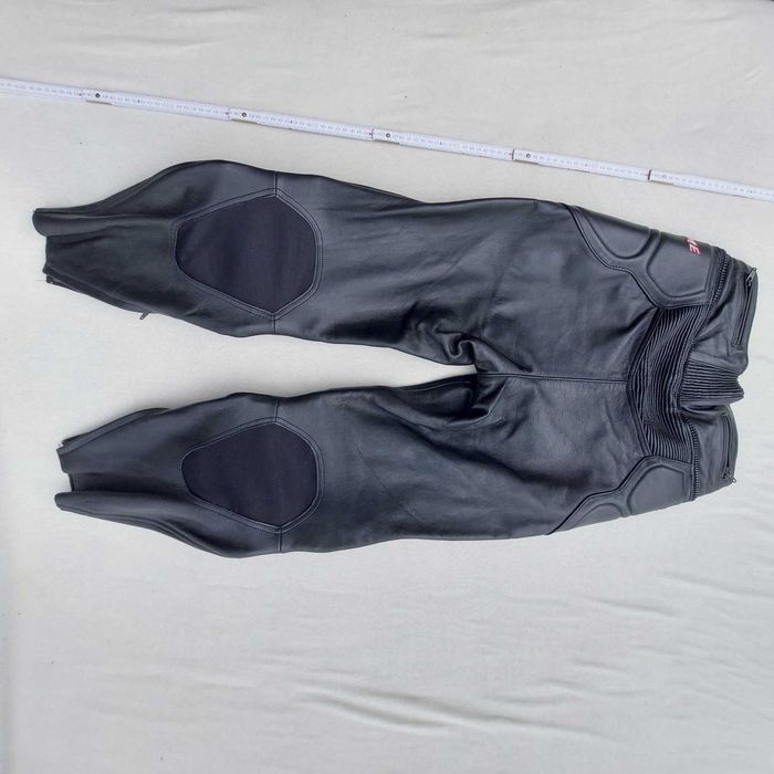 O sa vand pantaloni de piele pentru MOTO!!!
NOU! Germania!