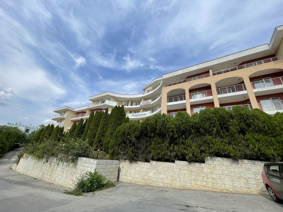 Двустаен апартамент с паркомясто в гр. Каварна,  на метри от плажа .