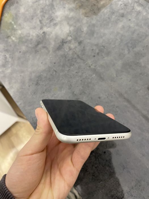 Iphone 11 Белый продается