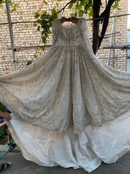 Платья свадебная ручная работа хорошим состояние качественний сделенно