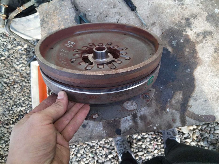 volanta a4 a5 b8 2.0 tdi Multitronic CVT