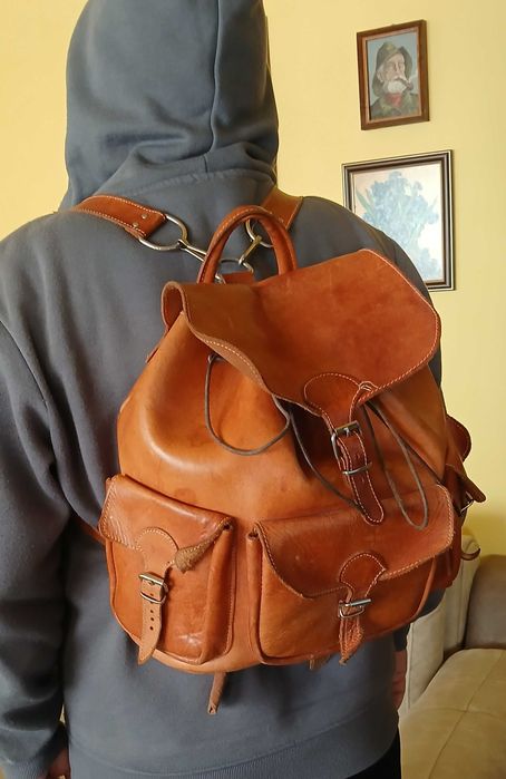 Дизайнерска раница от естествена кожа