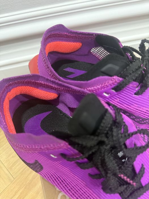 Продам беговые кроссовки Nike