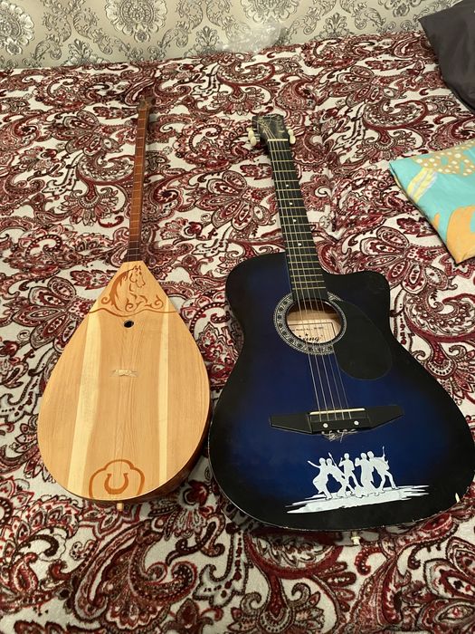 Әуесқой домбыра және классикалық гитара