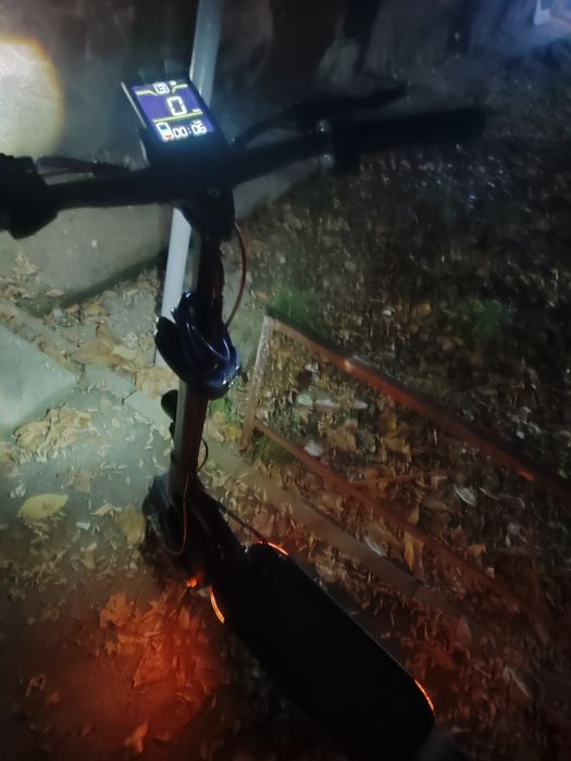 Продам электросамокат joyer t8