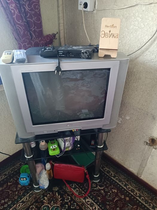 LG Telivizor ishlab turibdi kimga kk