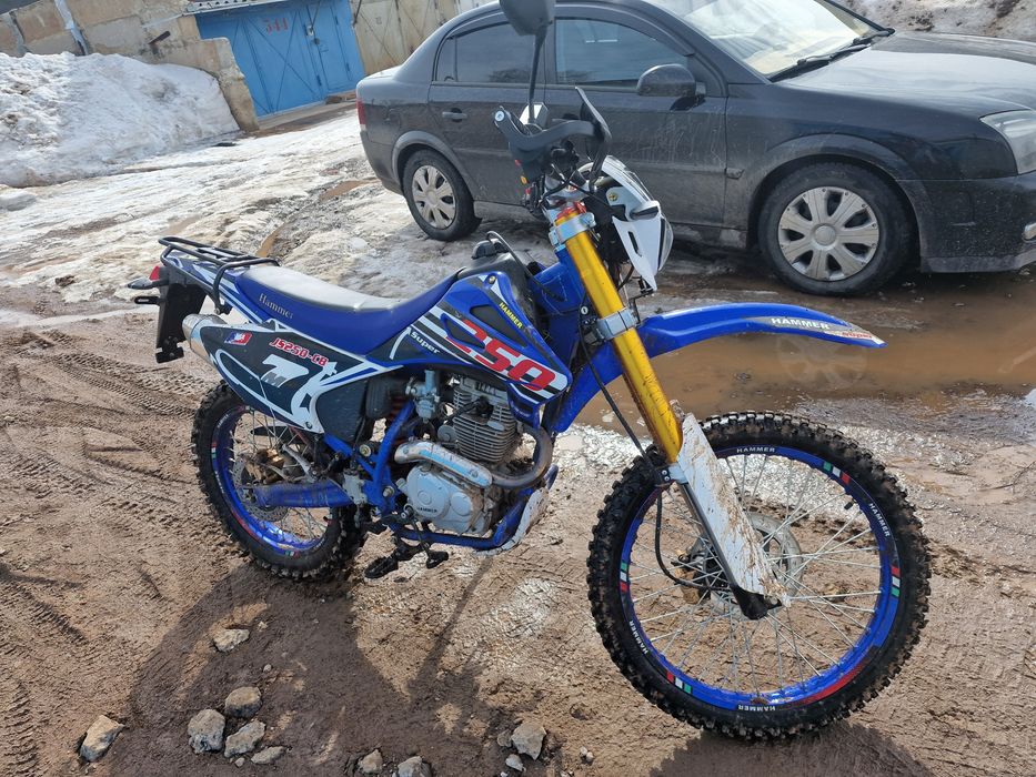 Продам мотоцикл эндуро 250куб!