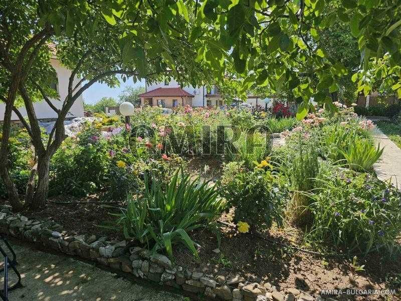 Къща с красива панорама сред природата