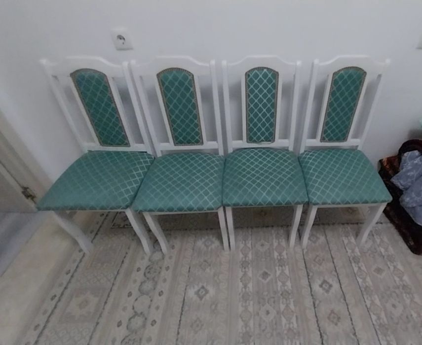 4 орындық сатылады.