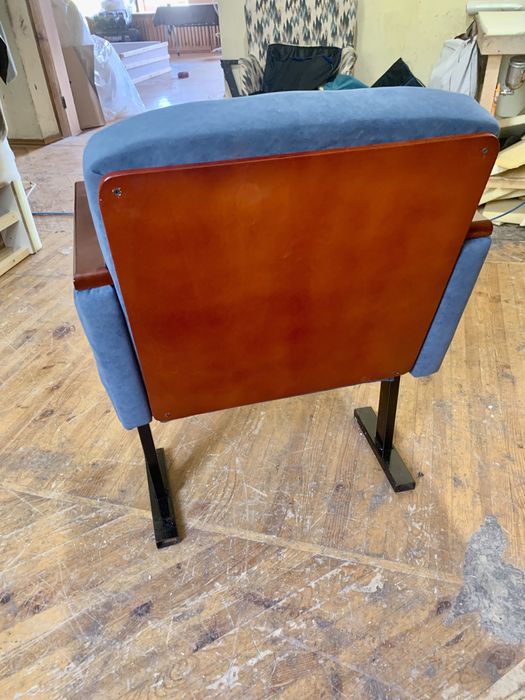 театральное кресло.  кресло в театр.