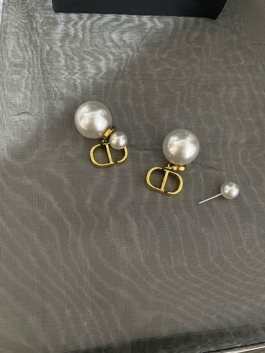 D*I*O*R колиета обеци