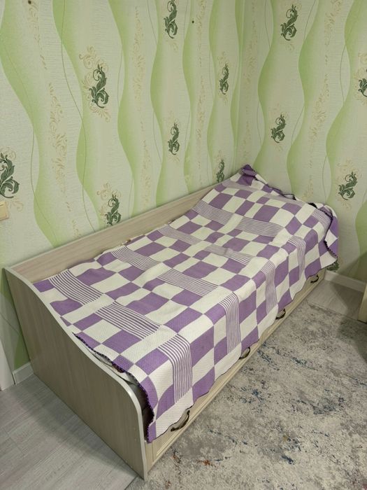 Детская кровать с матрацем