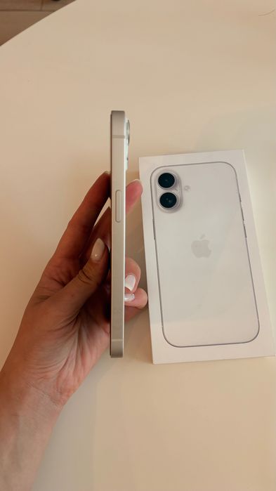 iPhone 13 изключително запазен
