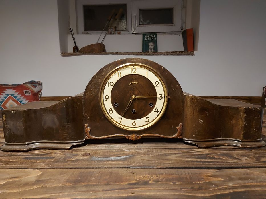 Часовник Junghans