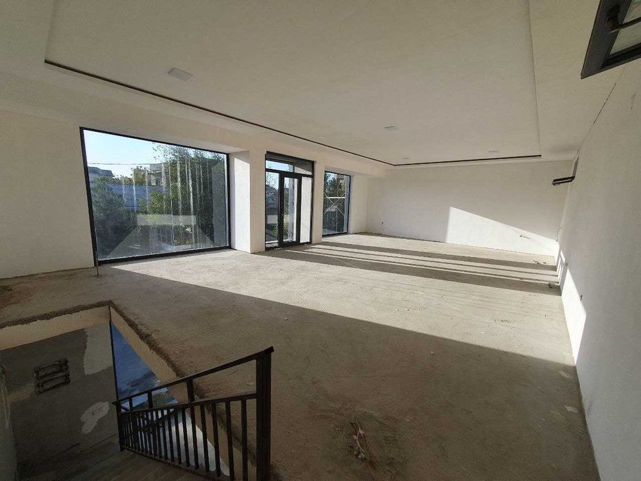 Магазин 164м2 по ул Фархадская томожная за 160000уе торг есть